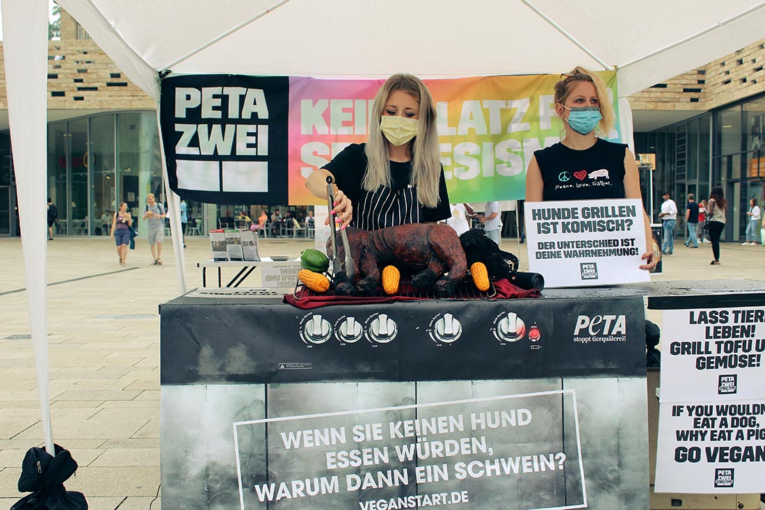 PETA Aktion Hundegrill