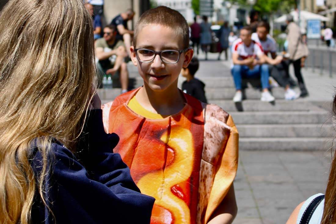 PETAZWEI Streetteam Stuttgart Wurst Aktion