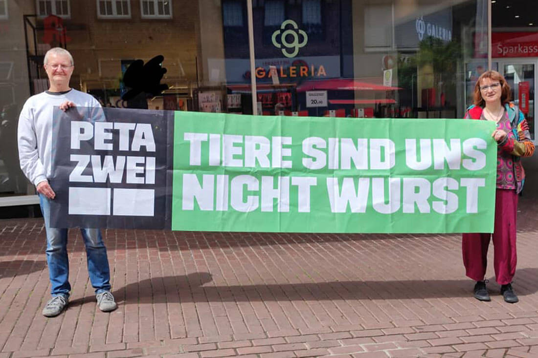 PETAZWEI Streetteam Kleve Wurst Aktion